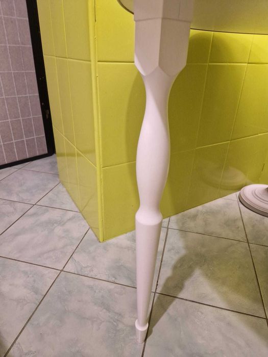 Masa rotunda 110 cm diametru eleganta, alba, picioare clasice