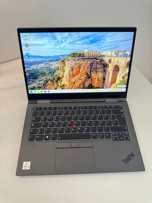 Lenovo ThinkPad X1 Yoga – i5 vPro/16GB RAM/256GB SSD