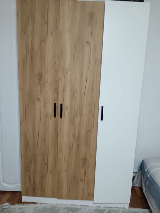 Шкаф трёхдверный