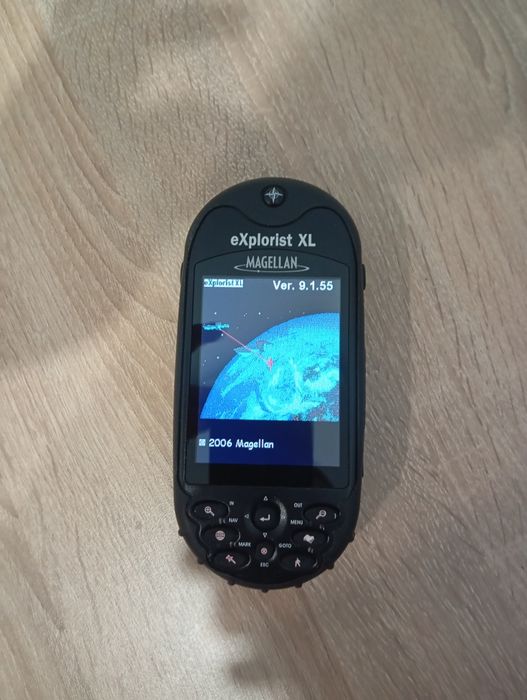 GPS навигатор Magellan eXplorist XL.