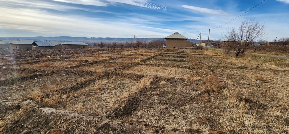 5 хонали янги курилган ховли сотилади деярли 60 сотох ер  билан