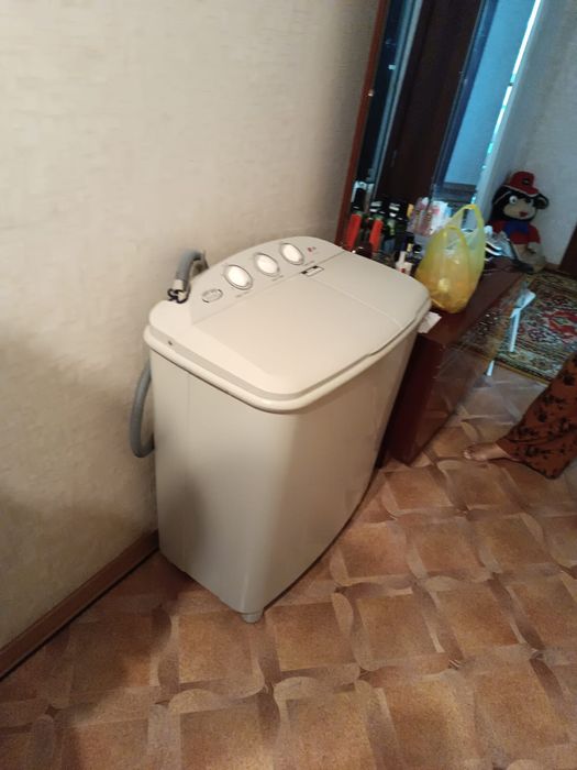 Продам машинку стиральную LG