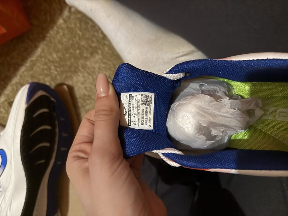 Кроссовки Nike новые