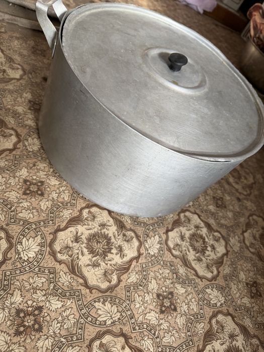 Продам кастрюли.