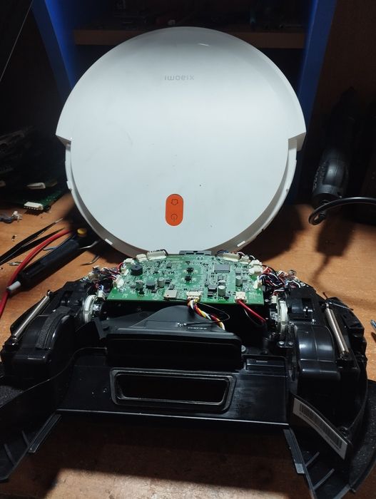 Ремонт робот пылесосы. Робота техника