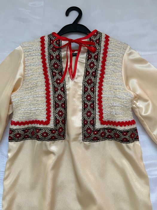 Costum național fetiță pentru serbare