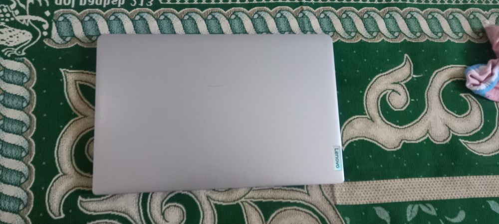 Lenovo ideapad 1