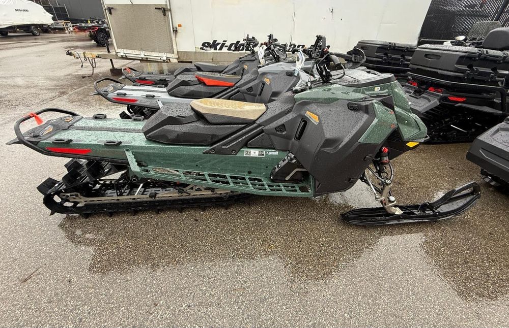 Снегоход Summit X Expert