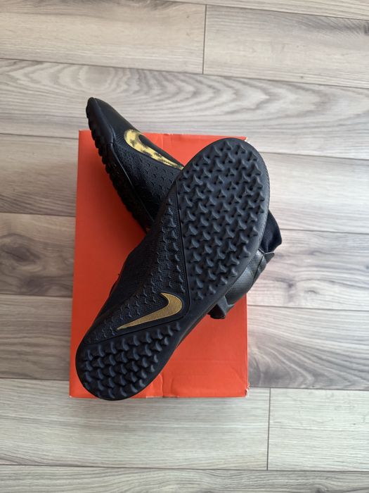 Ghete de fotbal Nike Phantom