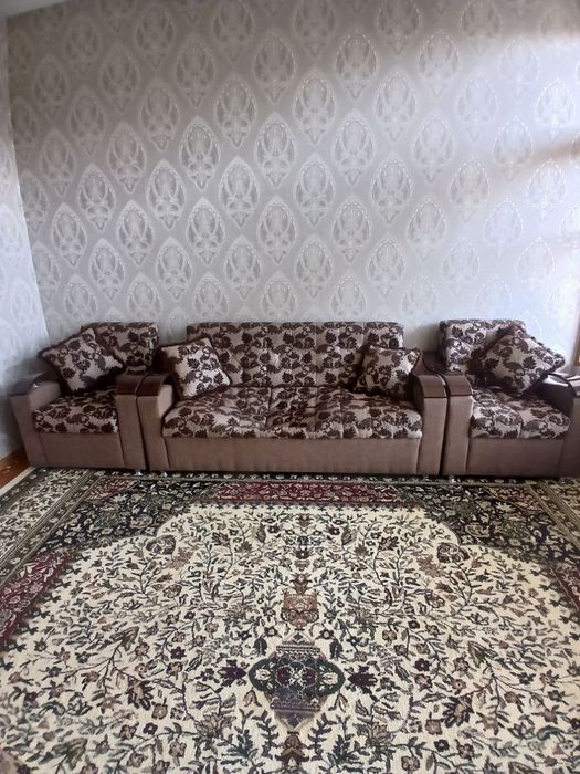 Myahki mebel sotiladi