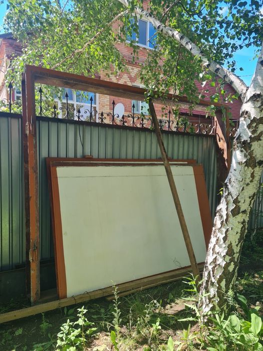 Продам гаражные ворота с рамой
