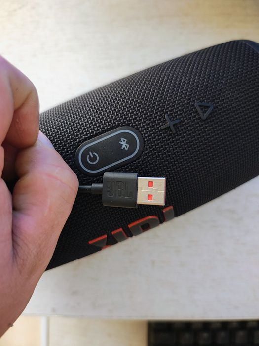 JBL charge 5 plus cablu original. ( Preț fix) !!!
