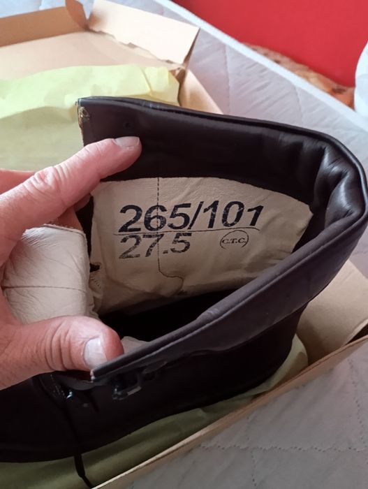 Vând bluze tactica mărimea 44/2, scurtă bocanci și căciulă.