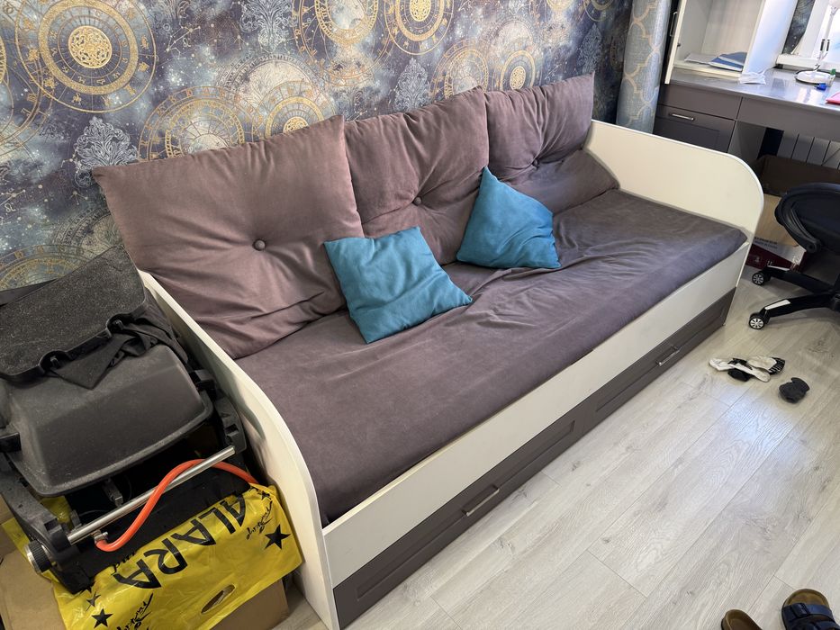 Кровать с бортиками