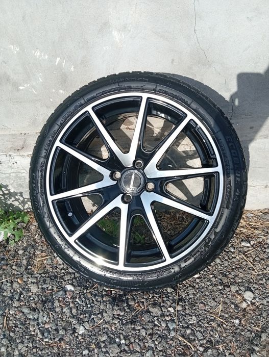 Vossen saka diska 17 sotiladi