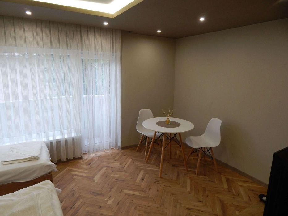 Дава се под наем Едностаен апартамент в Варна, Център - 40 кв.м за 398.82 € - Снимка #5