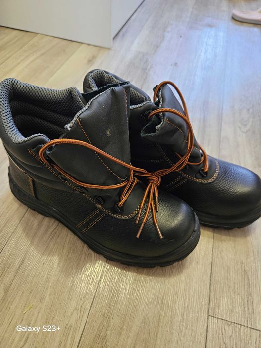 Продам спец одежду