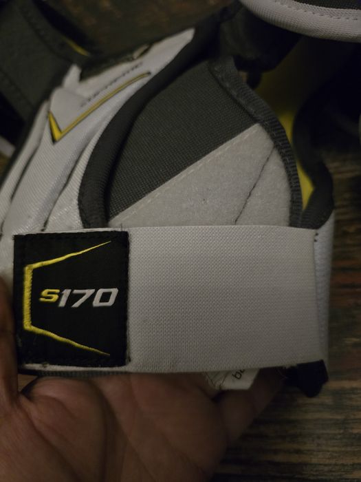 Umerar si cotiere Hockey Bauer