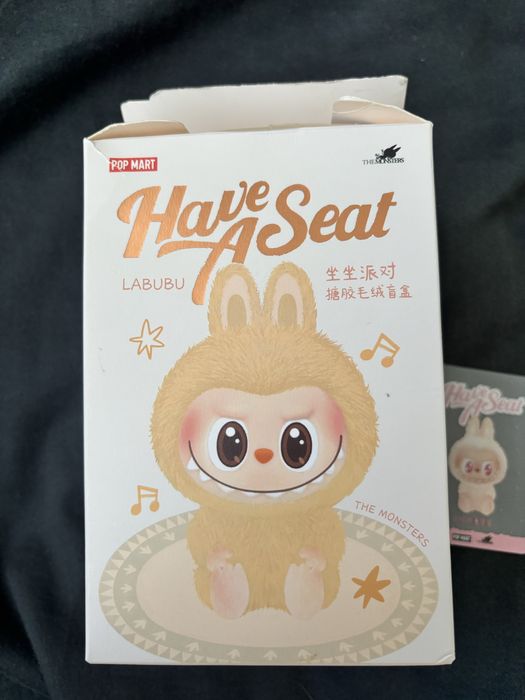 Лабубу Have a seat серия- оригинално, закупено от магазин на PopMart