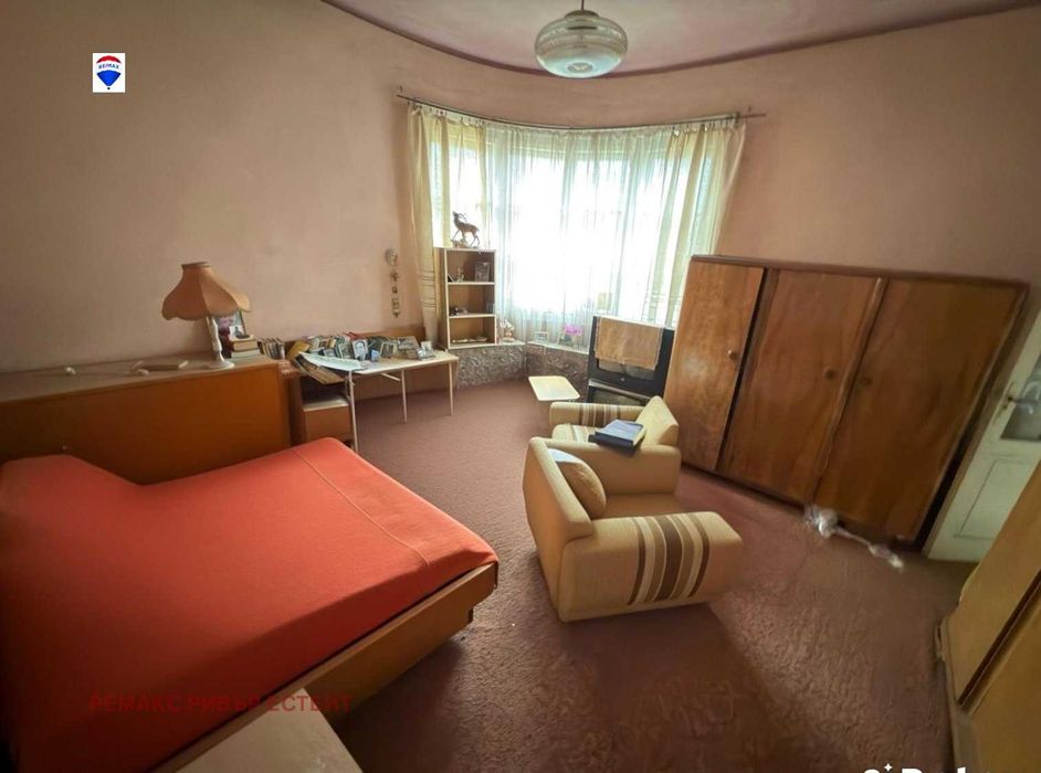 Етаж от къща ПОД НАЕМ в центъра на гр. Русе