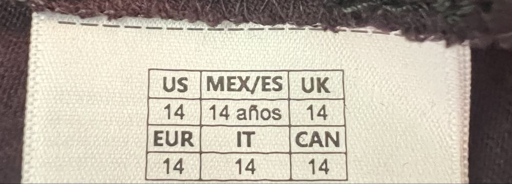 Детска рокля на GUESS в размер 14