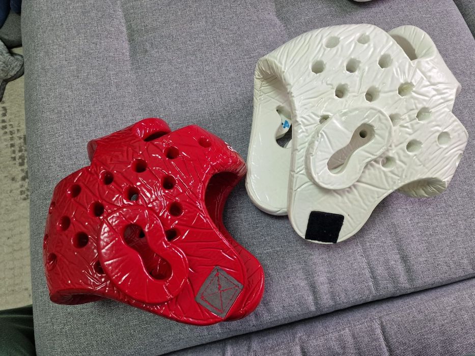 Протектор,  шлем ,  бандаж ,  шитки,  перчатки, кимоно,  продам