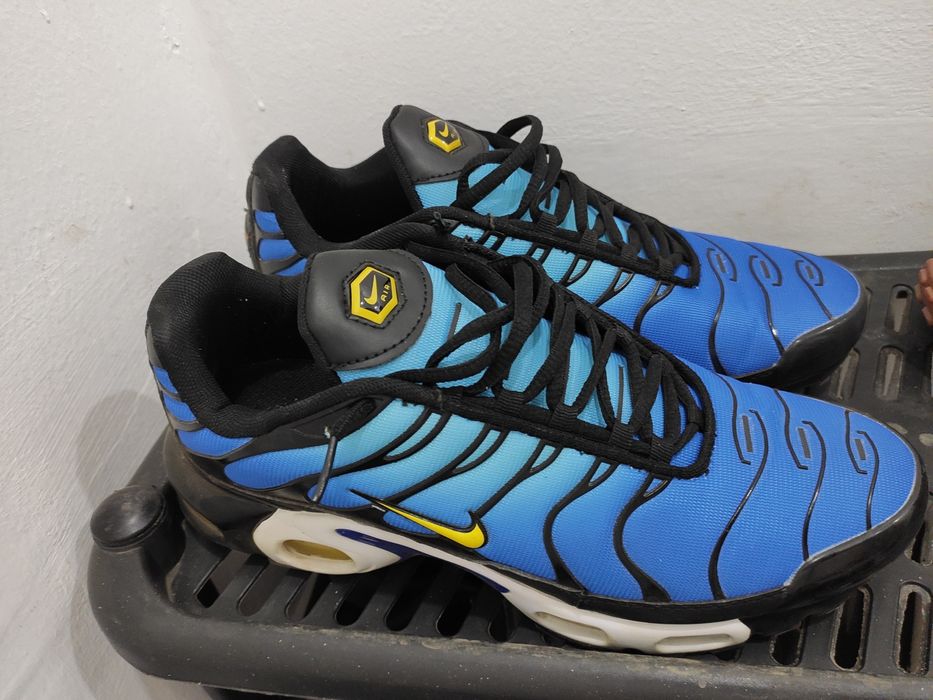 Продам кроссовки Nike AirMax