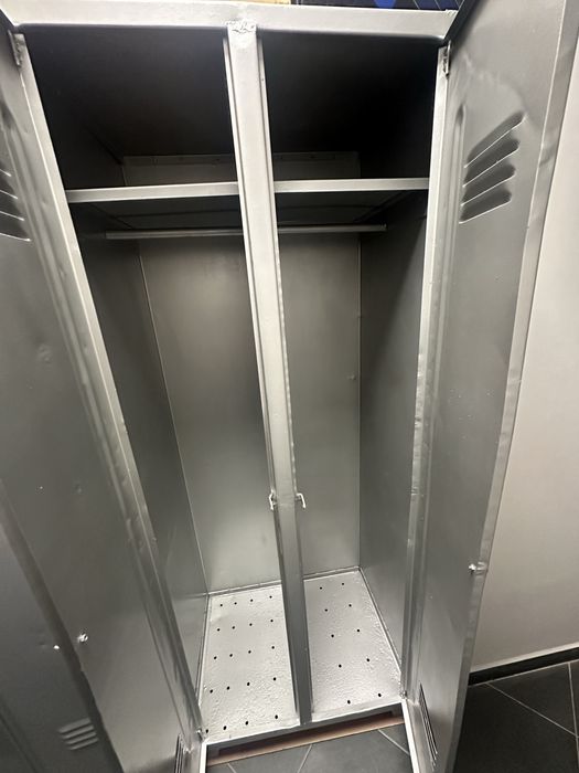 Метални работни шкафове