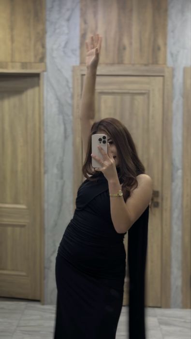 платья вечерние.