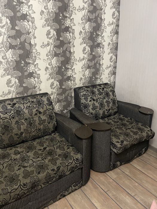 Диван угловой и кресло