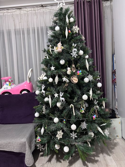 Brad artificial nins 210 cm