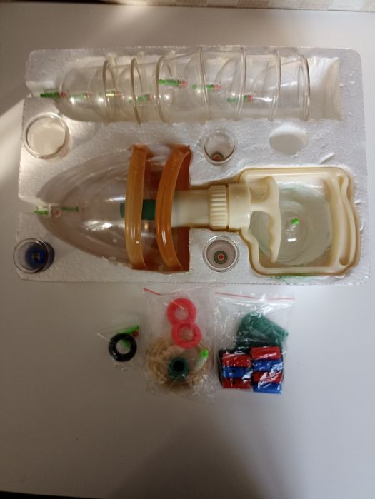 Набор вакуумных банок.