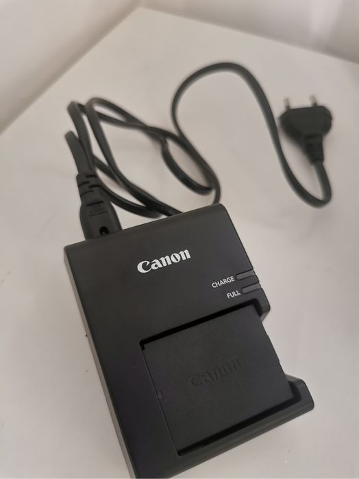 Aparat foto Canon DSLR
