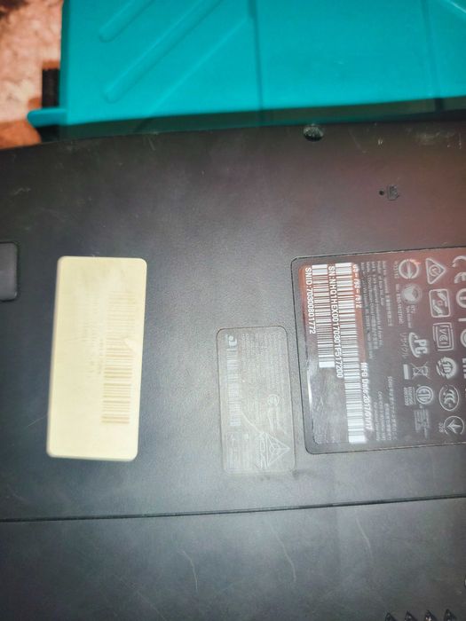 Vand laptop Acer  Predator G5-793 defect