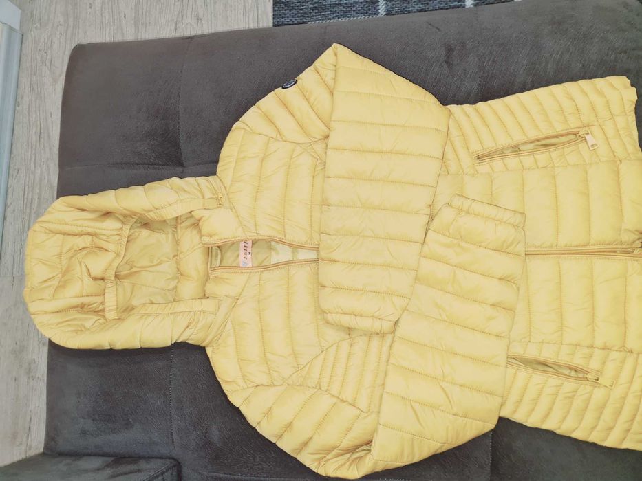 Дамско яке  олекотено