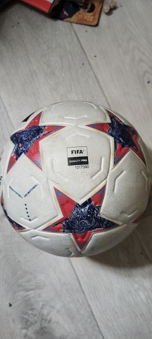 Продам Мяч Adidas Chempions League