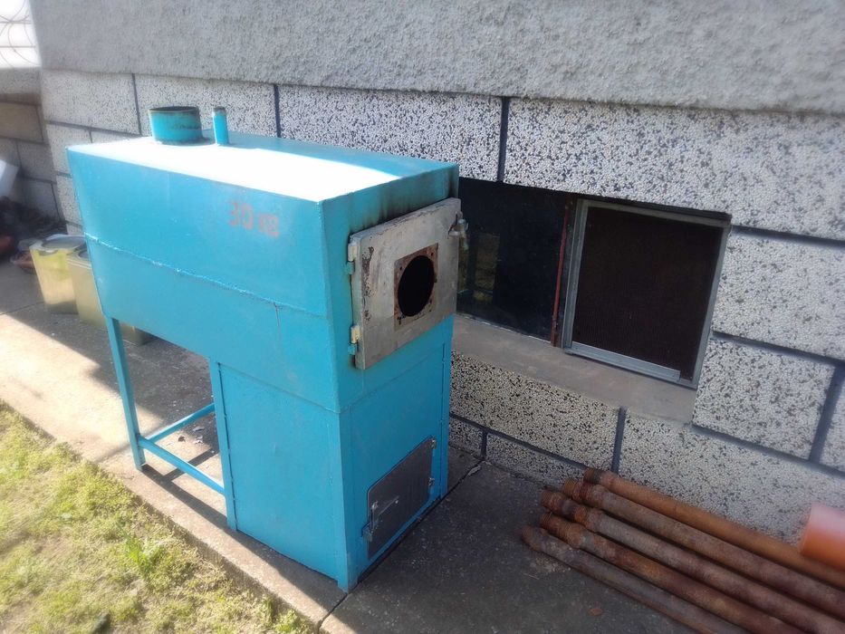 Котел за сламени,слънчогледови и дървени пилети