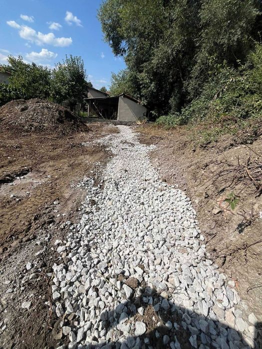 Изкопни услуги в Софийска и Пернишка област, услуги с чук