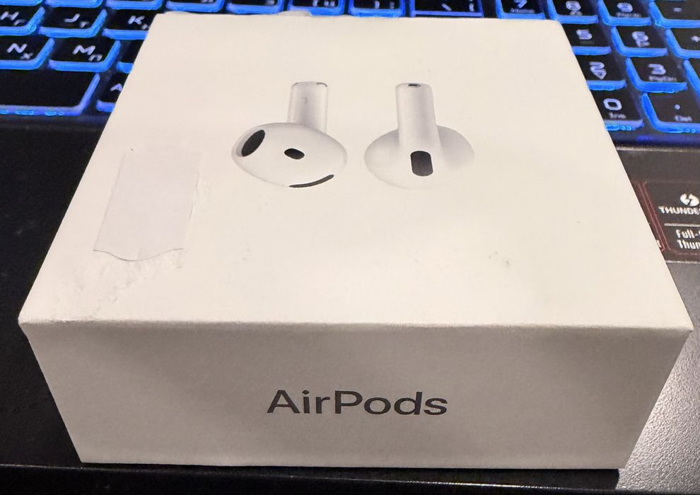 Слушалки  Apple Airpods 4