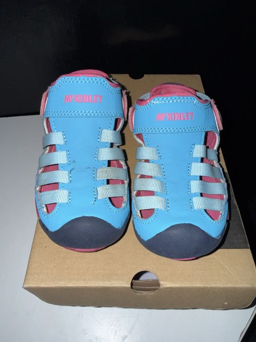 Sandale marimea 28