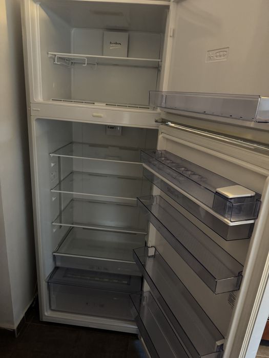 Vand Frigider Beko