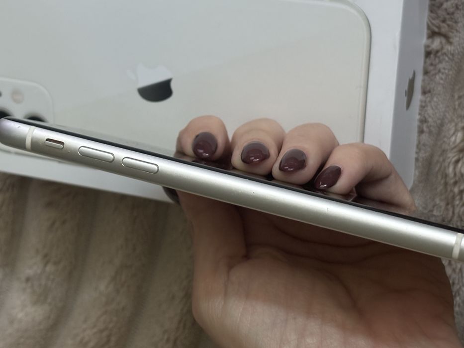 Iphone 11 64GB бял