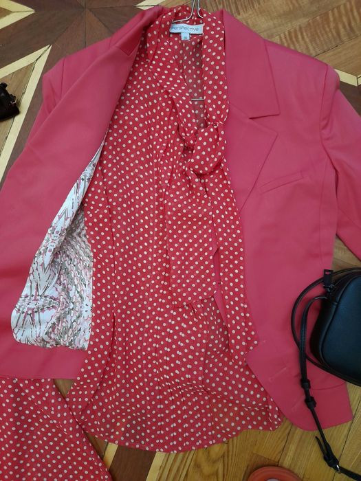 Костюм от турецкого бренда perspective на размер 44