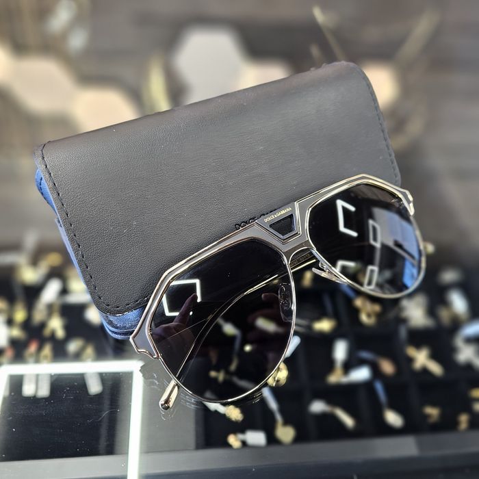 Amanet F28: Ochelari Dolce & Gabbana (p)