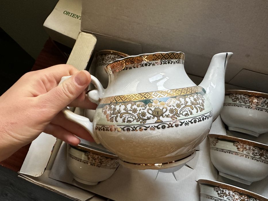 Сервиз из чайника и 6 пиалушек