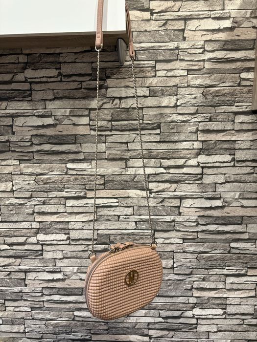 Дамска чанта / Дамски чанти