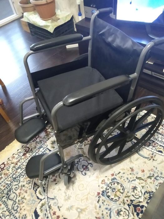 Инвалидная коляска