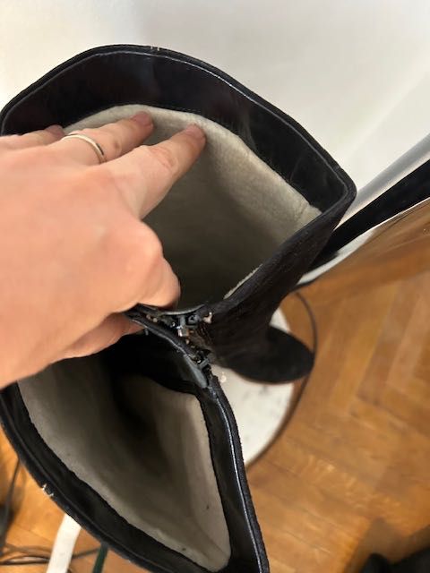 02. Cizme maro piele întoarsă, căptușite. Italia  40/41  calapod larg