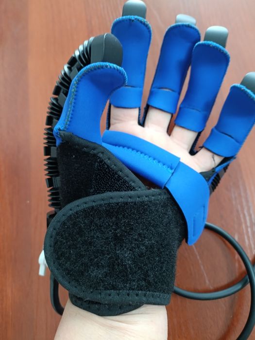 Продам Реабилитационную перчатку