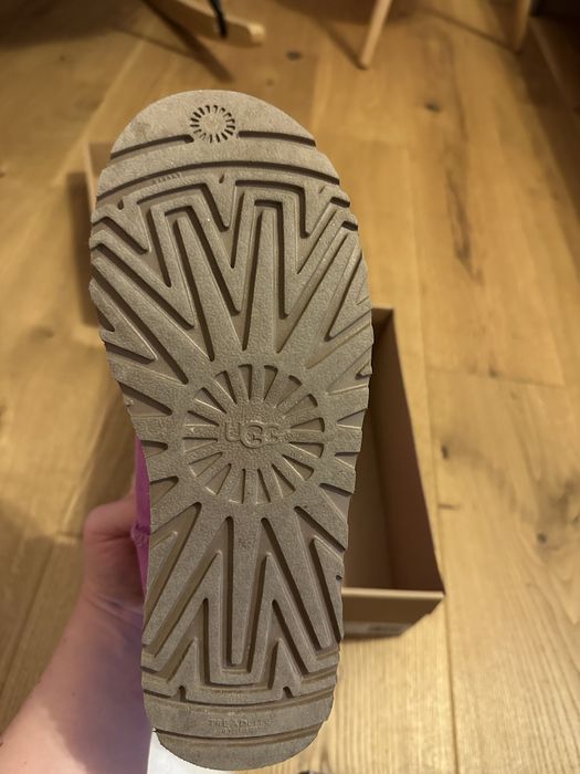 UGG roz marimea 38